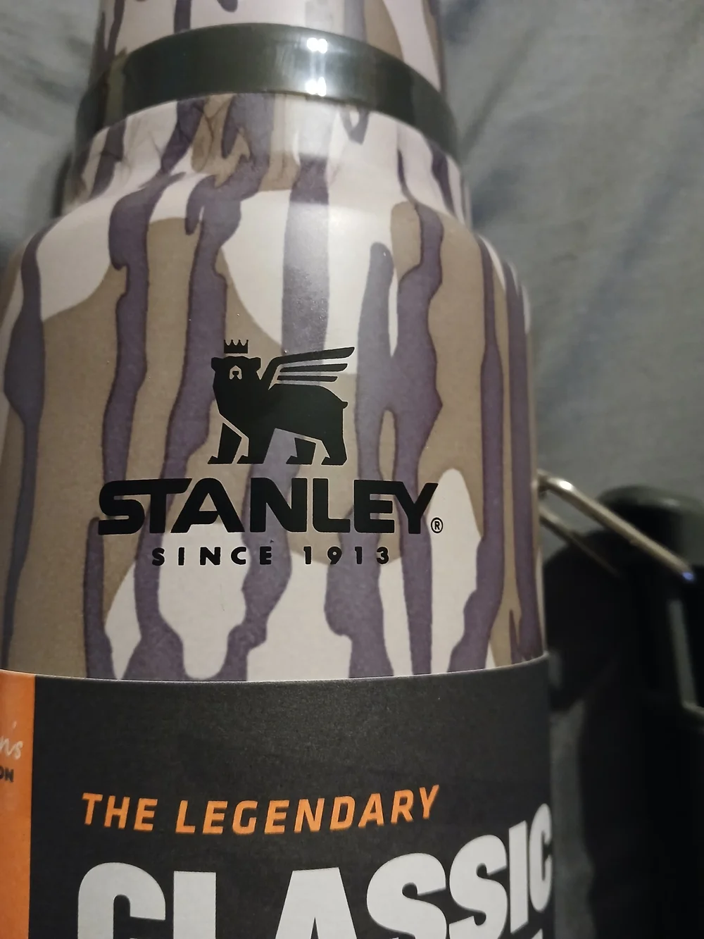 Stanley Classic Bottle 1.5 QT 1.4L Craftsman's Collection Camo Vacuum Insulated - Picture 3 of 4